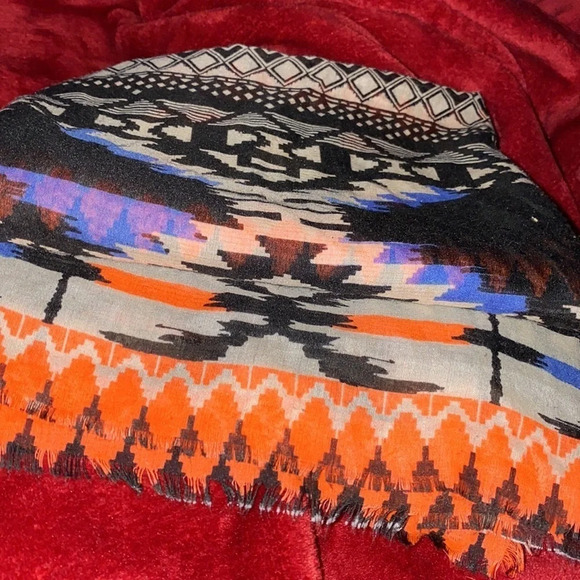 H&M urban print square scarf 🧣 - Picture 12 of 13